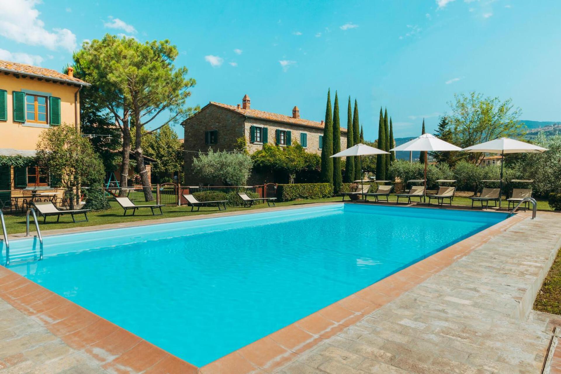 Agriturismo Il Borgo กอร์โตนา ภายนอก รูปภาพ