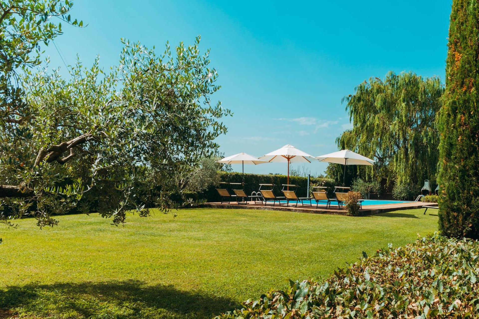 Agriturismo Il Borgo กอร์โตนา ภายนอก รูปภาพ