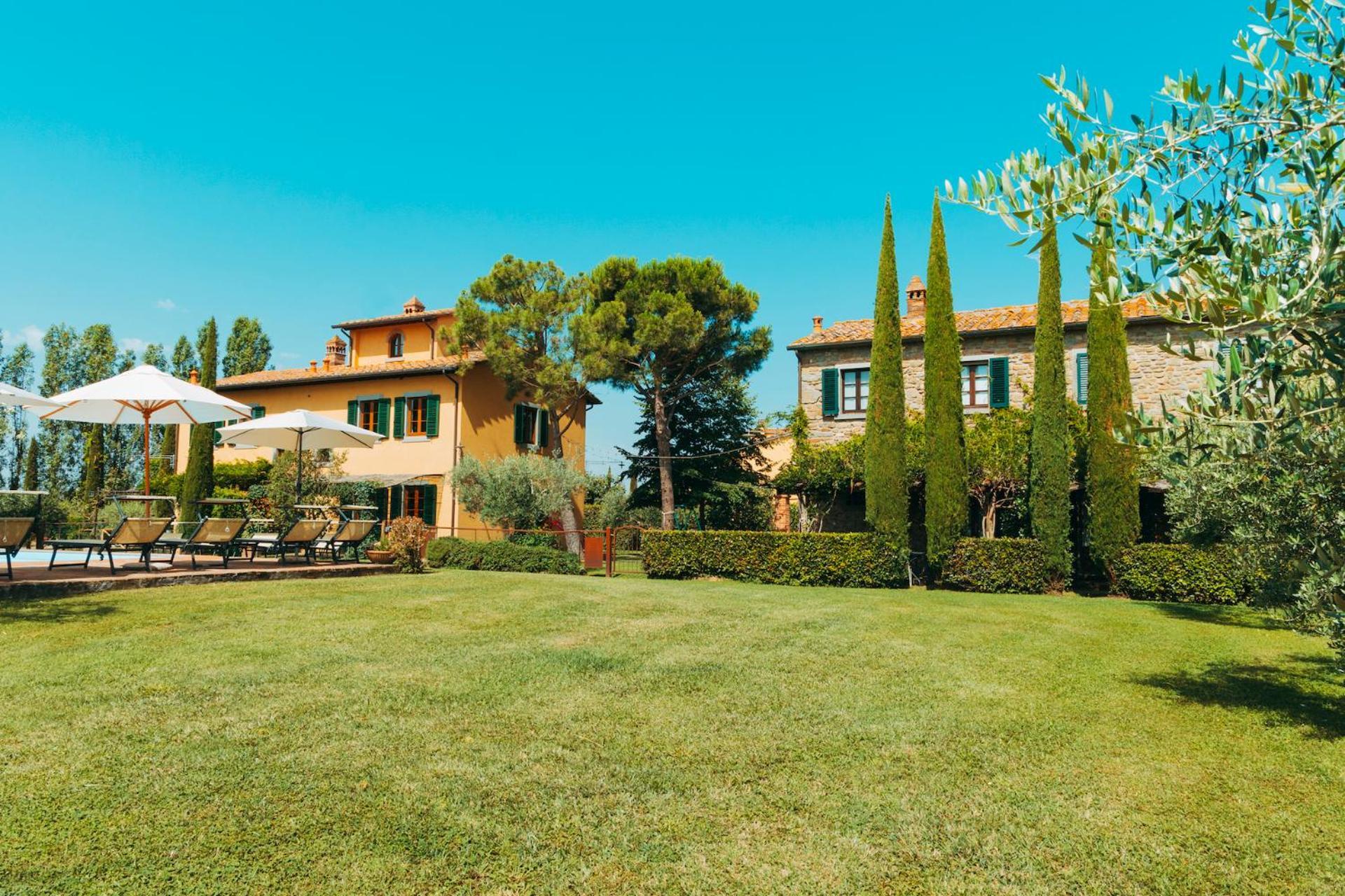 Agriturismo Il Borgo กอร์โตนา ภายนอก รูปภาพ
