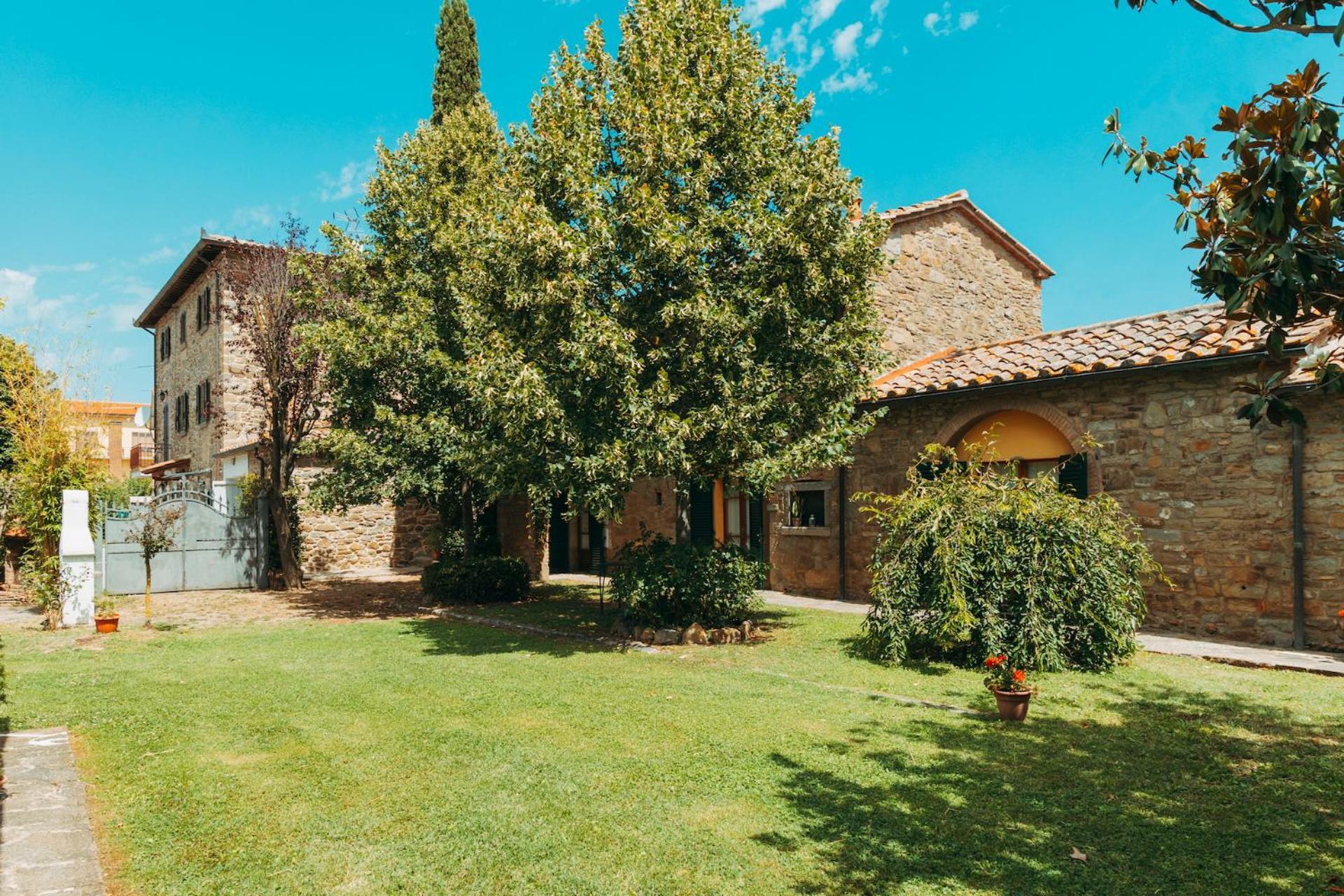 Agriturismo Il Borgo กอร์โตนา ภายนอก รูปภาพ